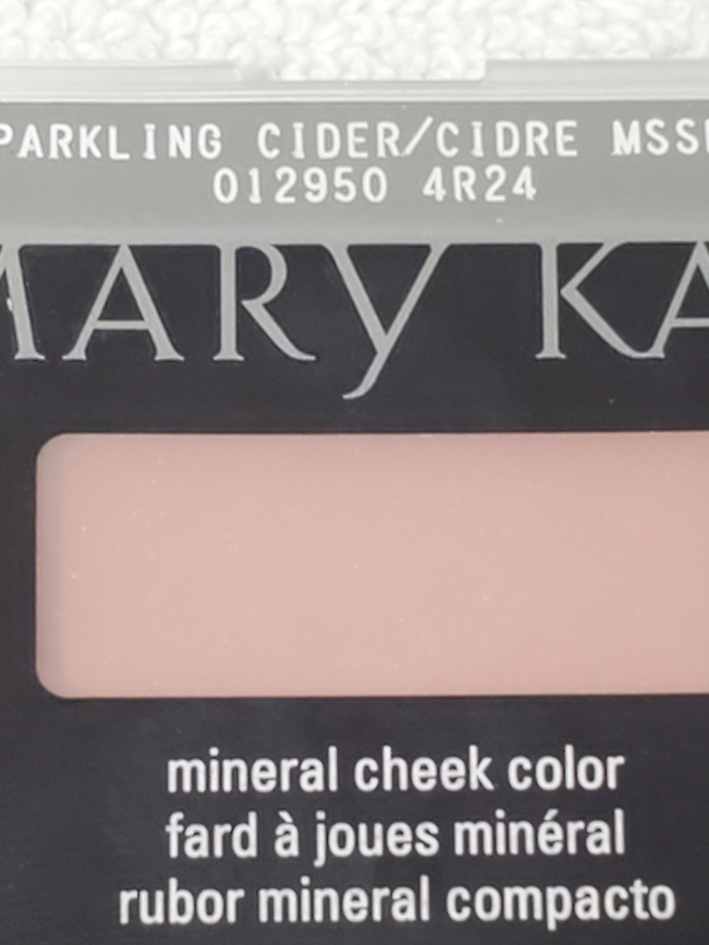 Mary Kay Mineral Cheek Color - Sparkling Cider (Light Pink) - Picture 3 of 5